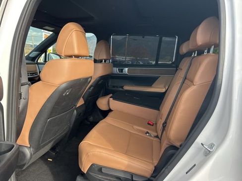 Used 2025 Hyundai Santa Fe Limited image 23