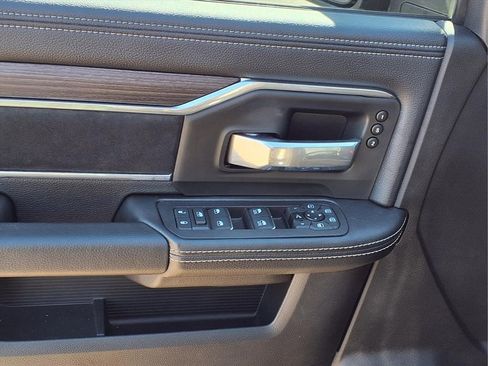 New 2025 RAM 3500 Laramie AWD/4WD image 21