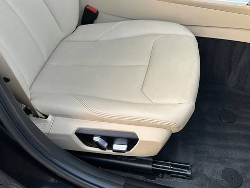 Used 2018 BMW 320i Sedan image 26