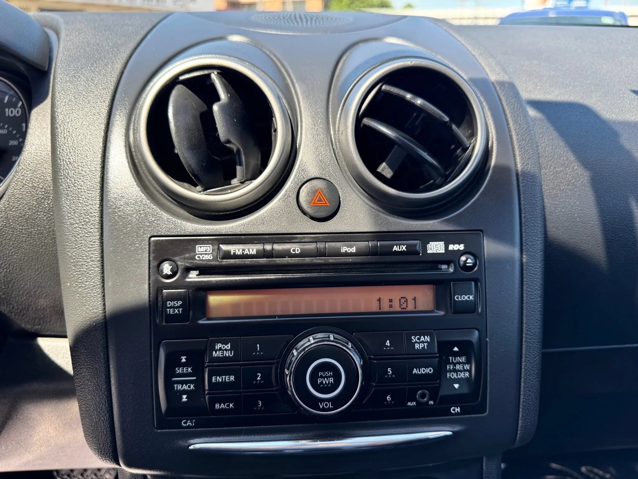 Used 2015 Nissan Rogue S FWD image 27