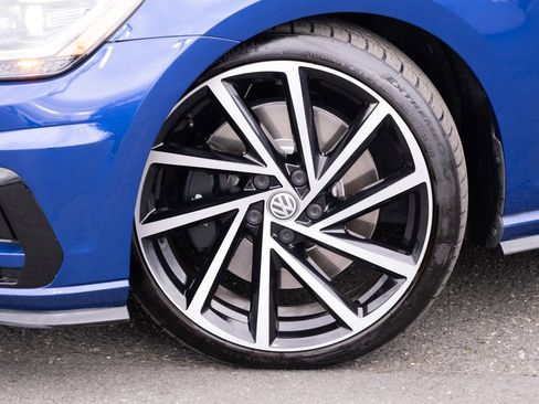 Used 2018 Volkswagen Golf R 4-Door image 22