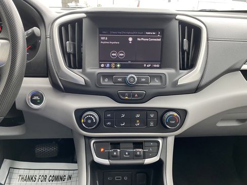 Used 2024 GMC Terrain SLE image 24