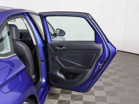 Used 2024 Volkswagen Jetta SE w/ Panoramic Sunroof Package image 20