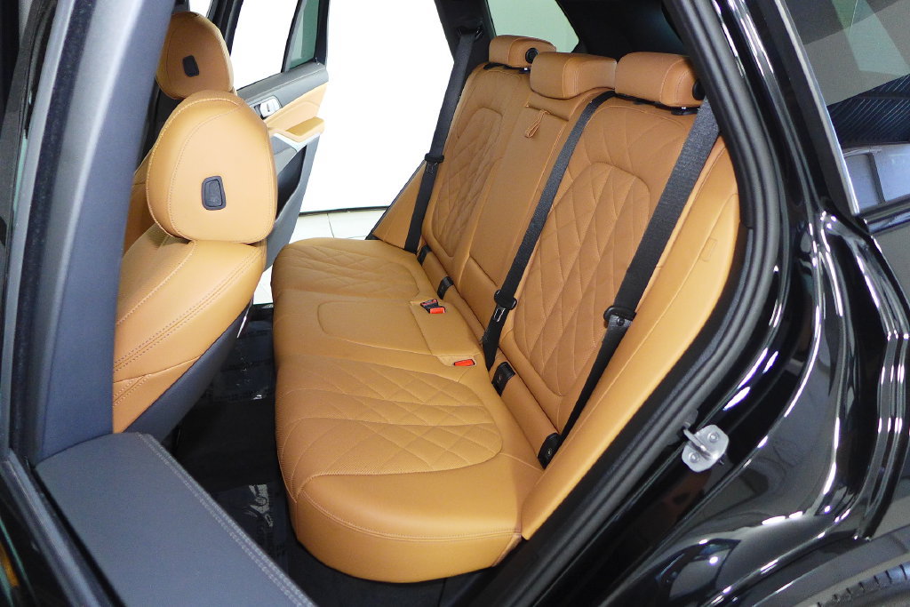 Certified 2025 BMW X5 sDrive40i w/ M Sport Package RWD image 21