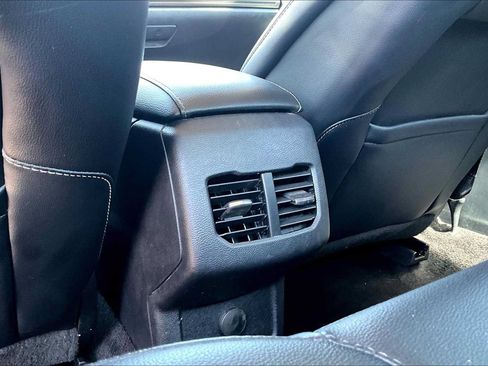 Used 2017 Ford Fusion SE w/ Equipment Group 201A FWD image 35