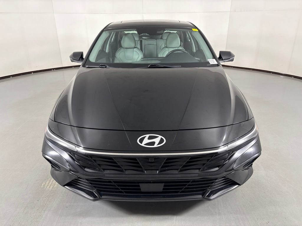 Used 2024 Hyundai Elantra Limited FWD image 3