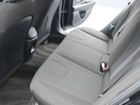 Used 2024 Hyundai Elantra SEL image 16