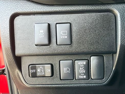 Used 2023 Toyota Tacoma TRD Off-Road w/ Advanced Technology Package AWD/4WD image 10