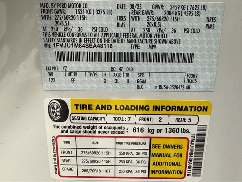 Used 2025 Ford Expedition Platinum image 12