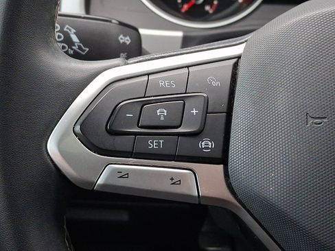 Used 2021 Volkswagen Atlas Cross Sport SE w/ Panoramic Sunroof Package image 22