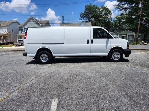 Used 2020 Chevrolet Express 3500 Extended w/ Driver Convenience Package RWD image 16