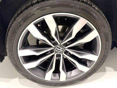 Used 2022 Volkswagen Tiguan SEL R-Line AWD/4WD image 10