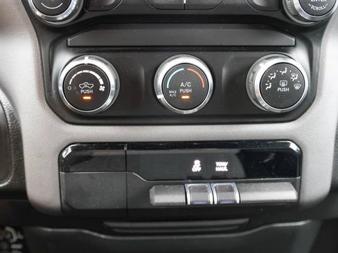 Used 2022 RAM 1500 Big Horn AWD/4WD image 7