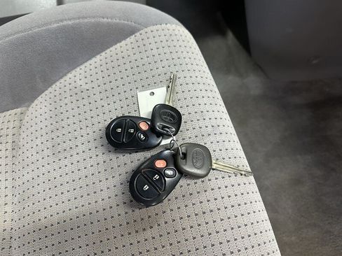 Used 2007 Toyota Sienna LE FWD image 24