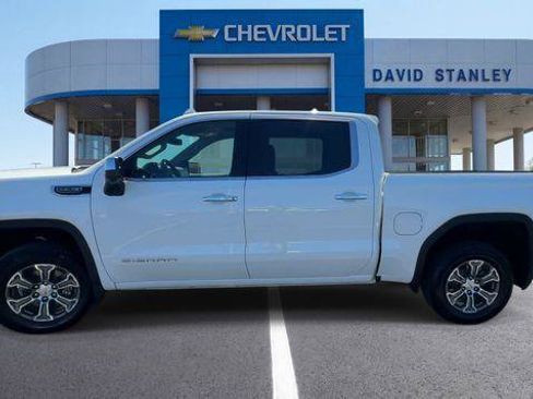 Used 2026 GMC Sierra 1500 SLT AWD/4WD image 5