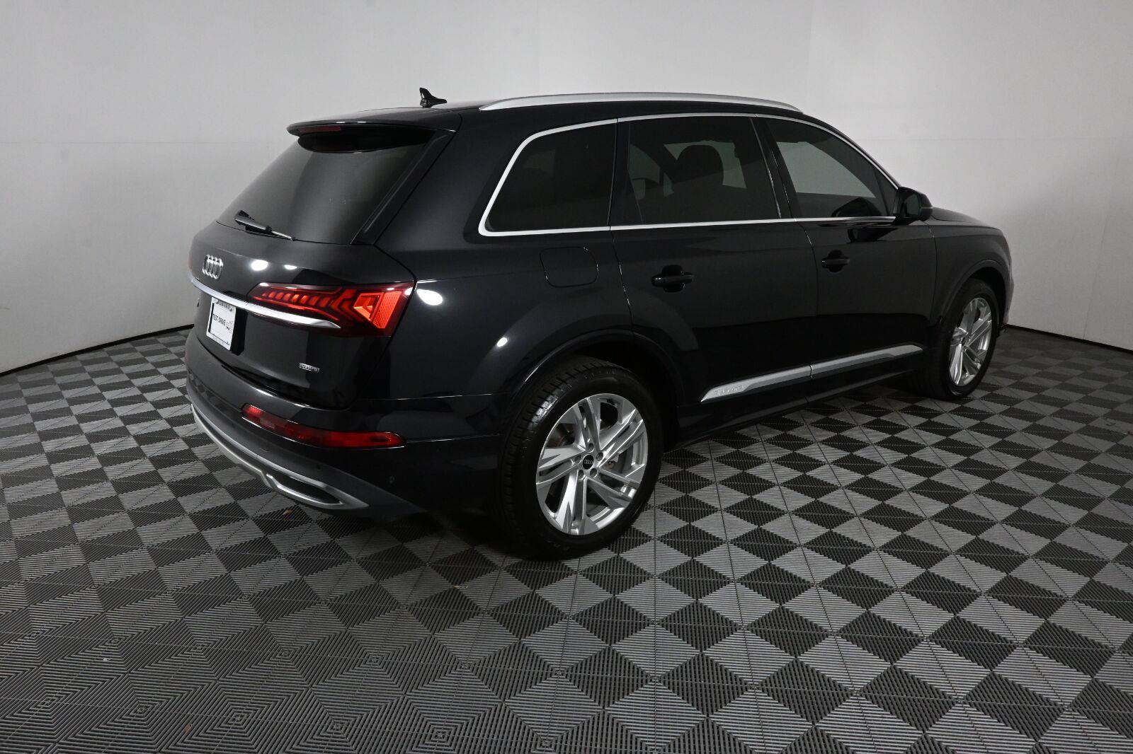 Used 2021 Audi Q7 3.0T Premium Plus w/ Premium Plus Package AWD/4WD image 25