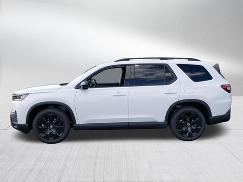 Certified 2026 Honda Pilot Black Edition image 4