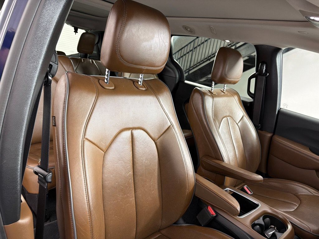 Used 2019 Chrysler Pacifica Limited FWD image 26
