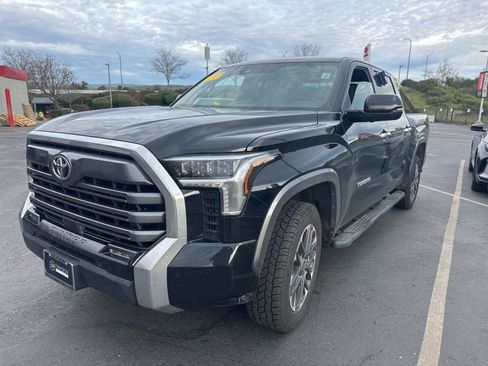Used 2025 Toyota Tundra Limited image 2