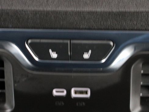 Used 2024 Chevrolet Silverado 2500 LTZ w/ LTZ Convenience Package image 36