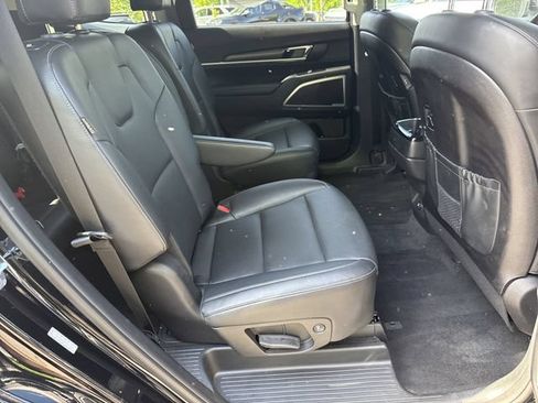 Used 2023 Kia Telluride S w/ S Sunroof Package FWD image 17