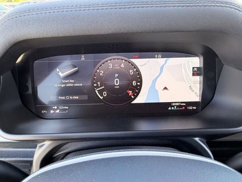 Used 2020 Land Rover Defender 110 SE image 11