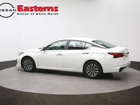 Used 2025 Nissan Altima 2.5 SV FWD image 52