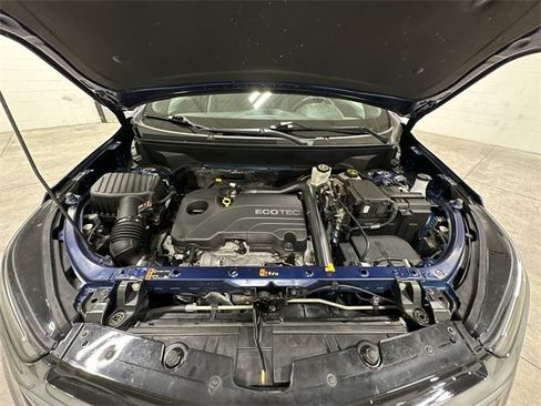 Used 2022 Chevrolet Equinox RS w/ Infotainment Package image 29