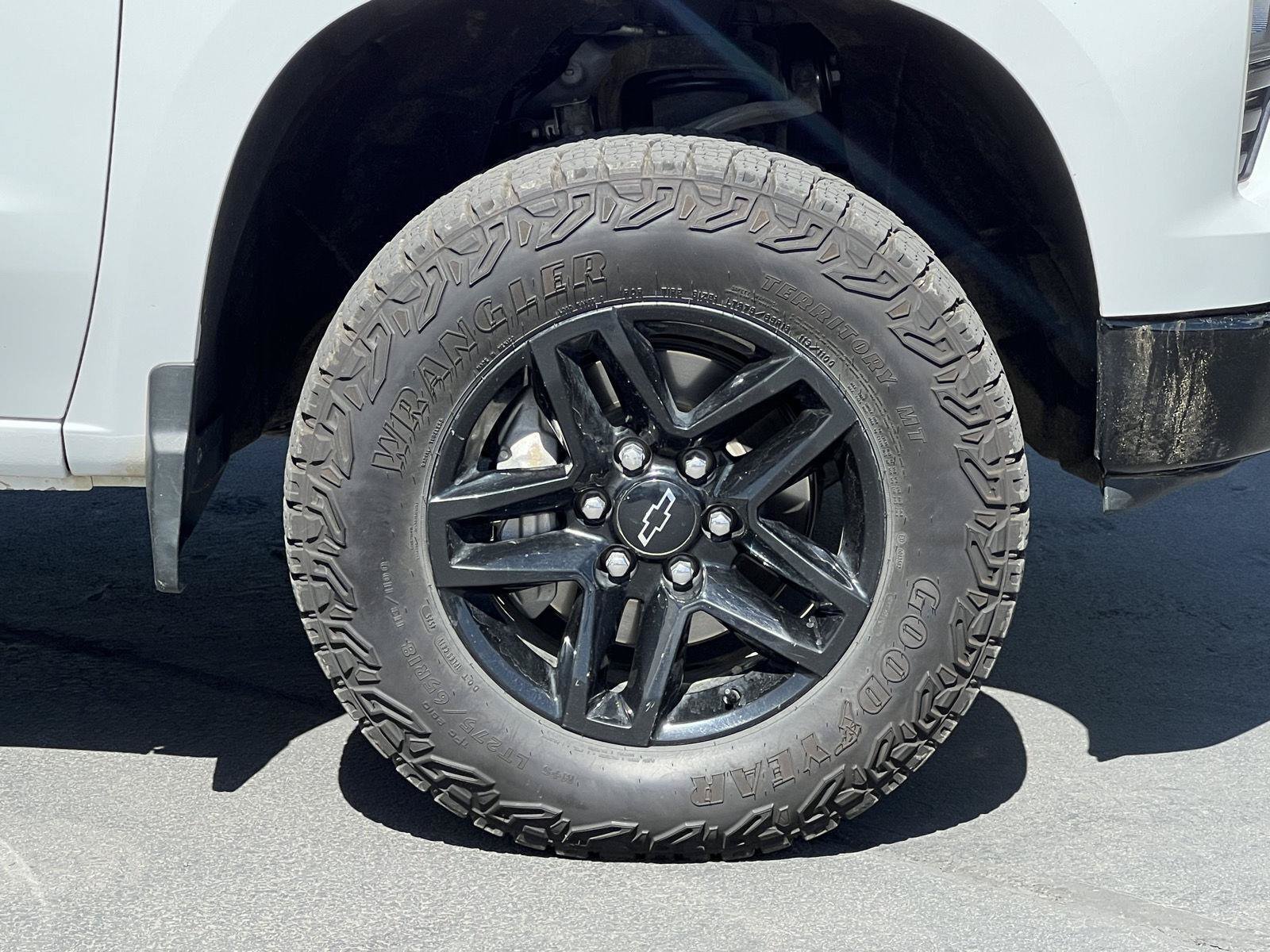 Used 2025 Chevrolet Silverado 1500 Custom Trail Boss AWD/4WD image 23