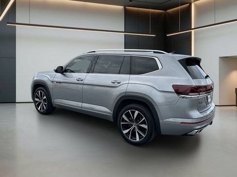 Used 2024 Volkswagen Atlas SEL Premium R-Line AWD/4WD image 3