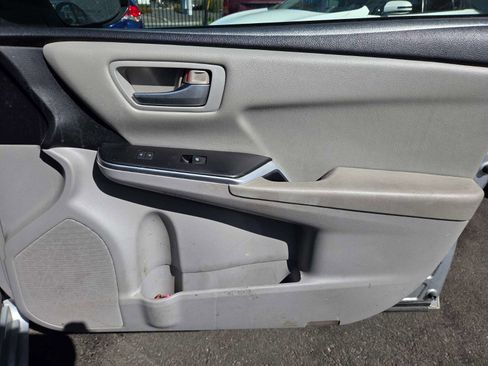 Used 2015 Toyota Camry XSE image 14