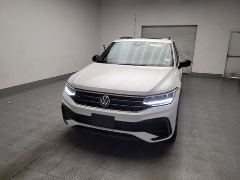 Used 2024 Volkswagen Tiguan SE R-Line FWD image 15