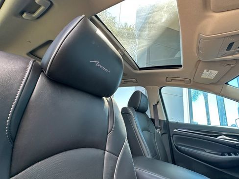 Used 2020 Buick Enclave Avenir w/ Avenir Technology Package AWD/4WD image 21