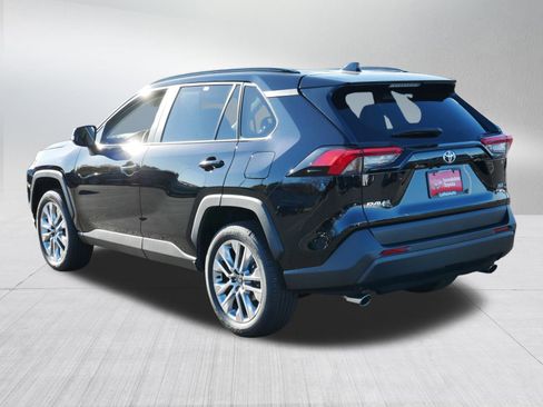Certified 2025 Toyota RAV4 XLE Premium image 5