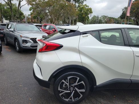 Used 2020 Toyota C-HR LE image 13