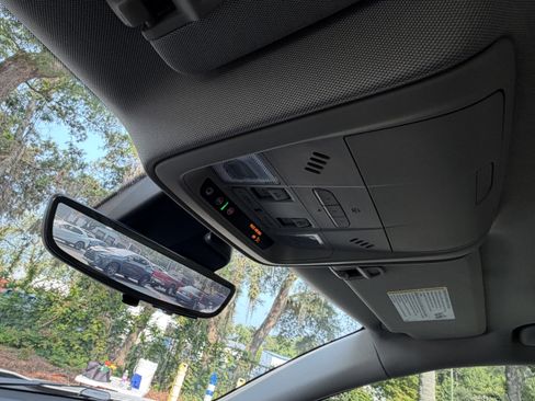 Used 2021 Cadillac XT4 Premium Luxury FWD image 29