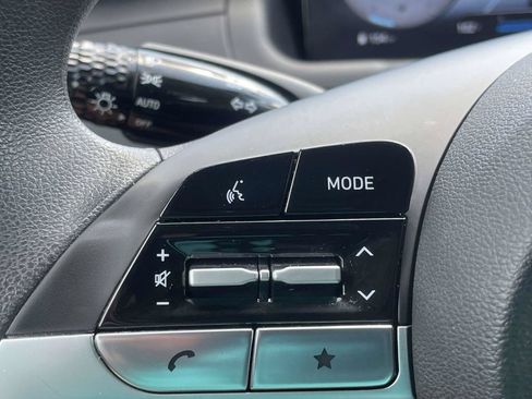 Certified 2024 Hyundai Tucson SE FWD image 16