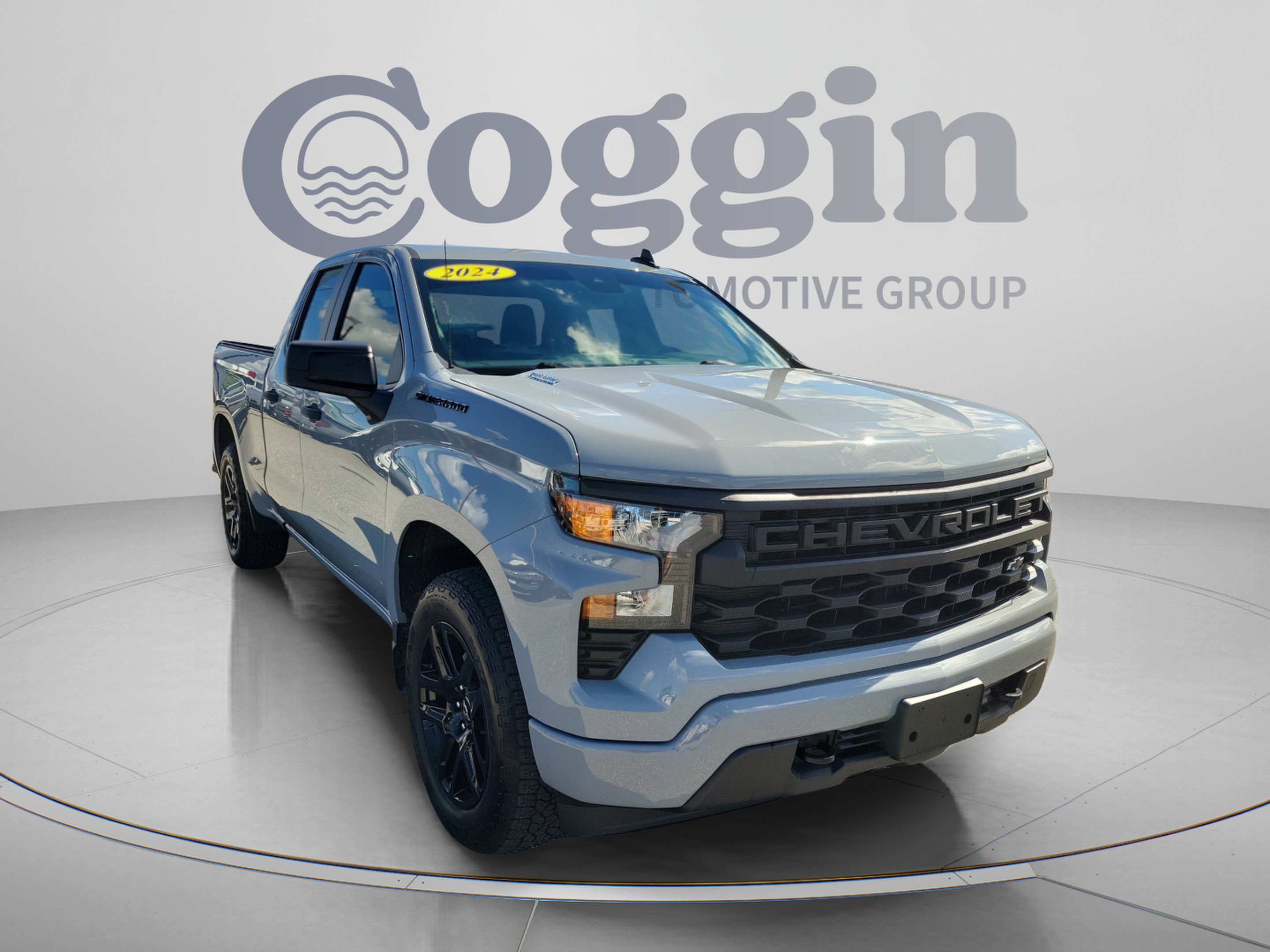 Used 2024 Chevrolet Silverado 1500 Custom w/ LPO, Dark Essentials Package AWD/4WD image 4