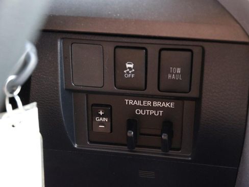 Used 2019 Toyota Tundra SR5 w/ SR5 Upgrade Package RWD image 14