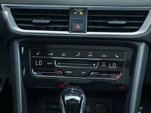 New 2025 Volkswagen Taos SE image 26