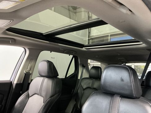 Used 2025 Honda Pilot Touring image 25