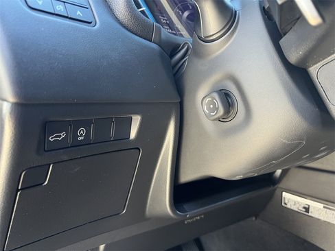 Used 2023 Lexus LX 600 4WD w/ Luxury Package image 13