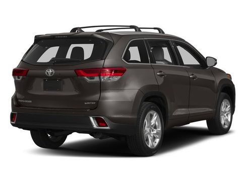 Used 2018 Toyota Highlander Limited Platinum w/ Carpet Mat Package (TMS) image 2
