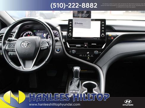 Used 2021 Toyota Camry XLE w/ Carpet Mat Package (TMS) image 17