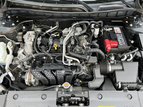 Used 2025 Nissan Altima 2.5 SV image 30