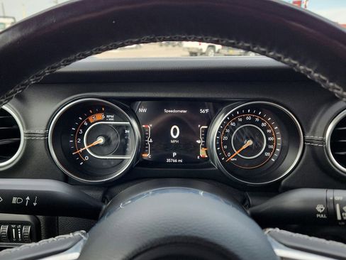Used 2021 Jeep Gladiator Overland w/ Uconnect 4C Nav & Sound Group image 9