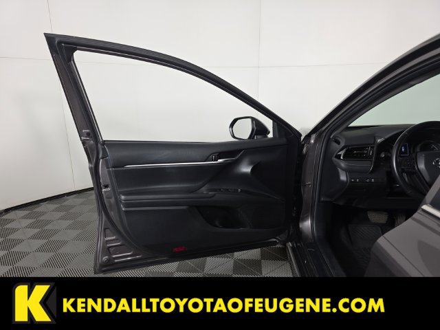 Used 2022 Toyota Camry SE FWD image 21