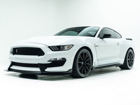 Used 2016 Ford Mustang Shelby GT350 w/ Technology Package RWD image 8