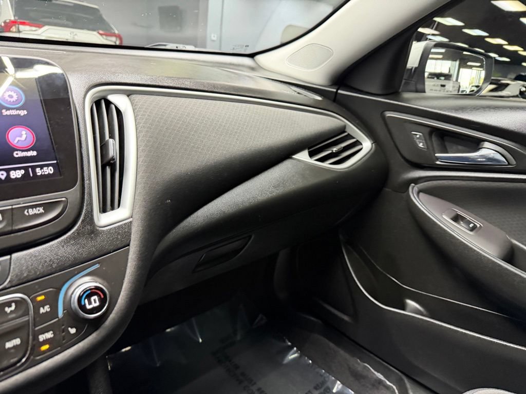 Used 2022 Chevrolet Malibu LT FWD image 27