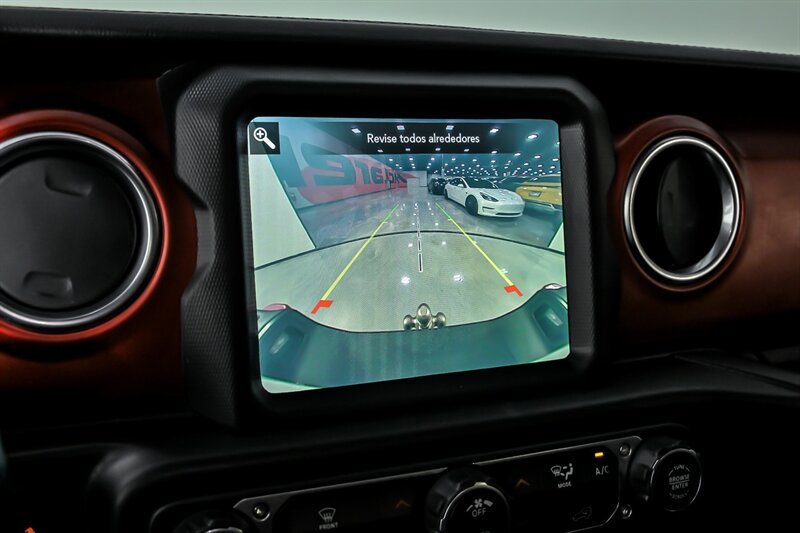 Used 2020 Jeep Gladiator Rubicon AWD/4WD image 27